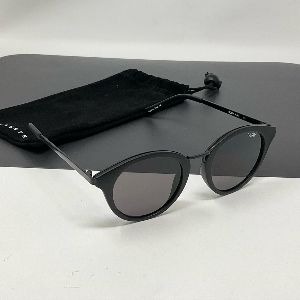 Quay Australia Gotta Run black sunglasses